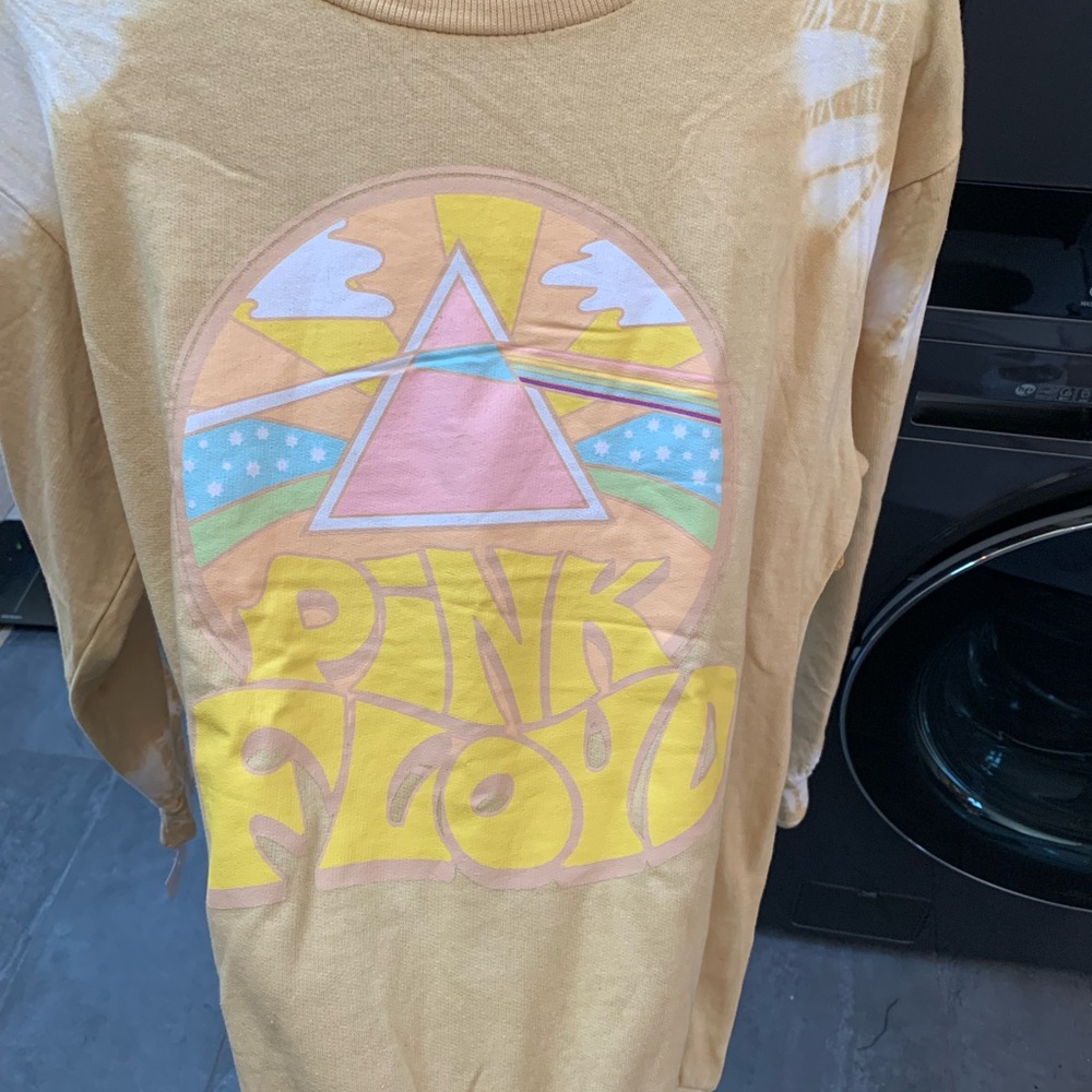 Pink Floyd Graphic Tee